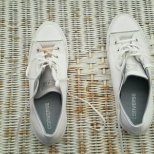 White converse shoes